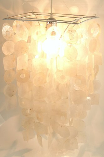 GURU SHOP Deckenlampe/Deckenleuchte, Muschelleuchte aus Hunderten Capiz, Perlmutt Plättchen - Modell Seventy Weiß, Muschelscheiben, 45x30x20 cm, Hängeleuchten aus Natürlichen Materialien
