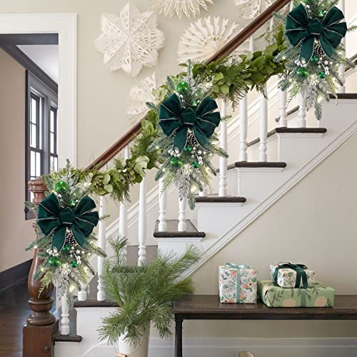 Set di 4 festoni natalizi a goccia per scale, bacche artificiali da 61 cm, senza fili, con luci a LED e fiocco in velluto verde, per interni ed esterni, decorazione per porte e pareti