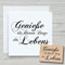 NEWSTAMPS Stempel Genieße die kleinen Dinge Motivstempel aus Holz & Gummi zum Karten basteln, Holzstempel, Sprüche, Spruchstempel, Textstempel, Schrift, Scrapbook, Textilstempel, Deko