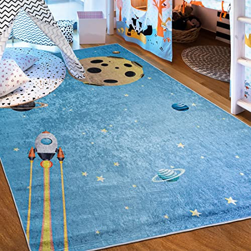 Mazovia Kinderzimmerteppich Antirutsch - Waschbar bis 30 Grad - Planeten Weltraum - Kurzflor Kinderteppich Teppich für Kinderzimmer - ÖKO-TEX - Teppiche Junge Mädchen Blau 80 x 150 cm