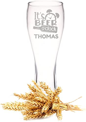 GRAVURZEILE Leonardo Weizenglas mit Gravur - It's beer o'clock - Geschenk für Papa ideal als Vatertagsgeschenk - 0,5l - Bierglas Weizenbierglas als Geburtstagsgeschenk für Männer - Geschenk für Ihn