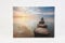 Nexos Trading LED Wandbild Beleuchtung 30x40 cm „Entspannender Sonnenaufgang“ mit 1 gelben LED und 30 Glasfasern Fotodruck Kunstdruck Leuchtbild Sonnenaufgang Batterie Timer LED Kunstdruck