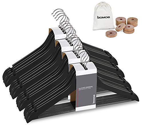 bomoe 20er Set Kleiderbügel aus Massivholz Bügel Schwarz Formkleiderbügel – inkl. Zedernholz Ringe Mottenschutz für Kleiderschrank - FSC® Zertifizierte Kleiderholzbügel mit Hosenstange Sjard
