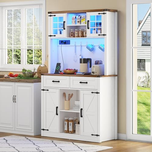 YuQozii Barschrank mit LED-Beleuchtung und Steckdosen, großer Küchen-Buffetschrank mit 2 großen Schubladen, Scheunentor-Design, verstellbaren Einlegeböden, rustikaler Kaffeebar-Sideboard-Tisch, weiß