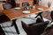 SAM Baumkantentisch 180 x 90 cm Polly, Epoxidharz-Adern in Schwarz, Akazienholz massiv + nussbaumfarben, Esstisch mit X-Eisengestell Schwarz, Tischplatte 26 mm, Esszimmertisch mit echter Baumkante