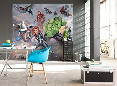 Komar Vlies Fototapete - Avengers Street Revenge - Größe: 300 x 280 cm (Breite x Höhe) - Kinderzimmer, Tapete - IADX6-074