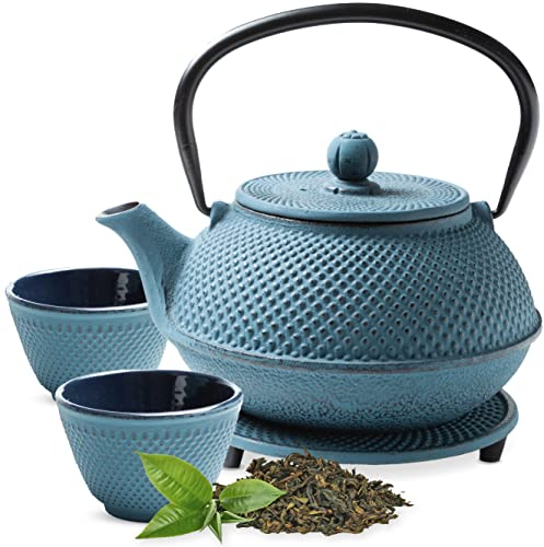 Tealøv Tetera Hierro Fundido 800 ML Set – Servicio DE TÉ Completo de Tetera de Hierro Fundido con Infusor, Tazas de té y Salvamantel – Interno smaltato - Diseño de Estilo Japonés - Azul