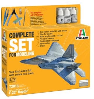 Italeri 72011 F-22 Raptor, Maßstab 1:72, Plastic Full Model Kit/Kunststoffmodell zur Selbstmontage mit Zubehör