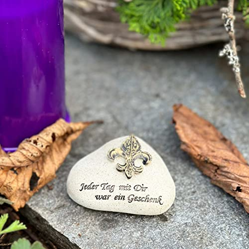 eberin · Friedhof Urnengrab Gedenkstein mit Motiv Lilie und Spruch Jeder Tag mit Dir war EIN Geschenk Sandfarbig [NEU]