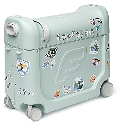 Stokke JetKids BedBox, Green Aurora - Aufsitzkoffer für Kinder von 2-7 Jahren (bis 35 kg) - Lässt Sich in EIN Bett verwandeln - Inklusive Matratze, dekorativen Aufklebern & verstellbarem Tragegurt
