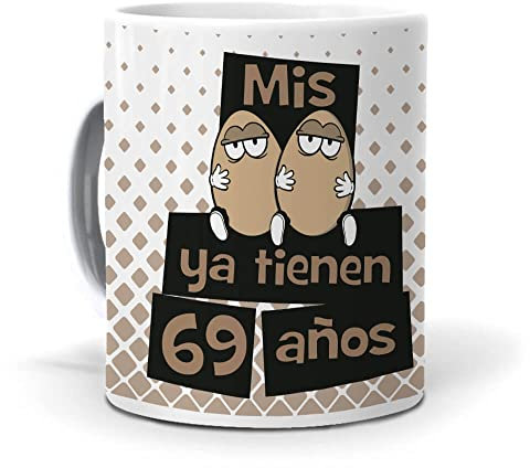 mundohuevo Taza Mis Huevos ya Tienen 69 años. Cerámica AAA - 350 ml.