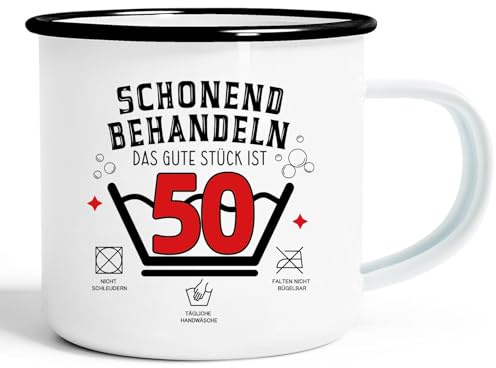 Emaille Tasse 50 Geburtstag, Geschenk 50 Geburtstag Mann Frau, Blechbecher mit Spruch Schonend behandeln für Wandern Ausflüge Campingurlaub Zubehör, 300ml, Muttertagsgeschenk, Vatertagsgeschenk