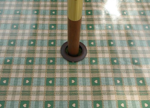 Gartentischdecke, oval, PVC/Vinyl, 1,4 x 2,0 m, grüne Herzen mit Sonnenschirm-Loch