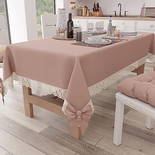 PETTI Artigiani Italiani - Tovaglia, Tovaglia da Tavola, Tovaglia Cucina Rettangolare con Pizzo Sangallo e Fiocchi, Tovaglia Copritavolo Tinta Unita in Cotone, X6 Posti (140x180 cm) Cipria