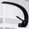 Robinet Salle Bain Mitigeur Lavabo Noir Robinet Lavabo Moderne Mitigeur Salle de Bain Monotrou Robinetterie Minimaliste Courbe, Valve en Céramique, Eau Froide et Chaude, Laiton, Noir Mat