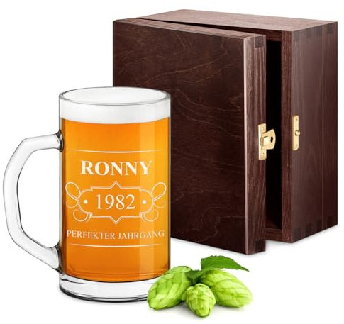 Maverton Bierseidel mit Gravur personalisiert - klassischer Bierkrug 640 ml - Bierglas für Mann - Bierhumpen für Biergenießer - Maßkrug zum Vatertag - zu Weihnachten - Jahrgang