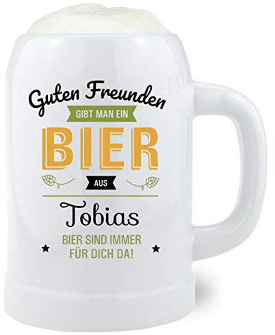 Bavariashop Bierkrug mit Gravur nach Wunsch, Aufschrift Guten Freunden gibt Man, Steinkrug, 0,5 Liter