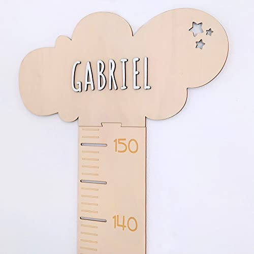nagu® Messlatte Kinder Holz - Personalisierte Wandhöhenmesser aus nachhaltigem Holz, inkl. Buchstaben-Set & Kleber, Elegantes Wolkendesign für Baby- & Kleinkinderzimmer, 62-162 cm