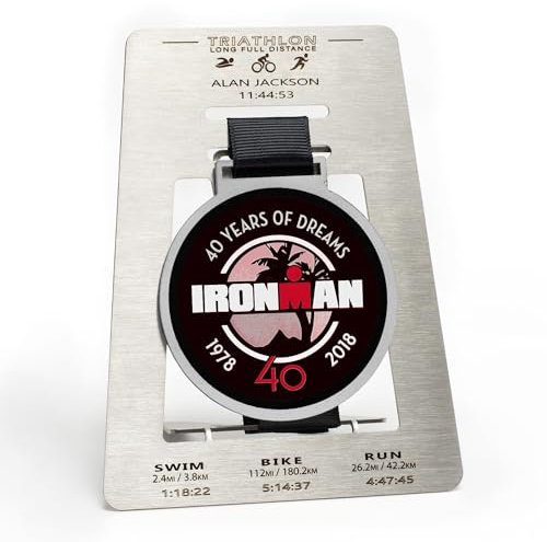 Qthrone Triathlon Medaillen Display, personalisierbar - Tisch Medaillenständer und Bandständer für Ironman Triathlon - Edelstahl mit Lasergravur - Personalized Triathlon Medal Display Gift