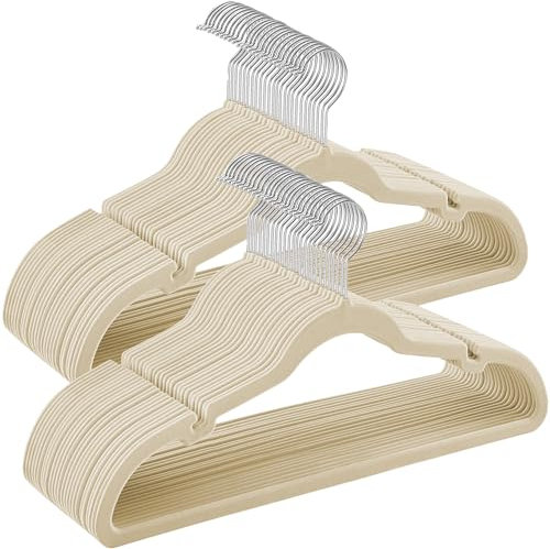 SONGMICS Cintres en Velours, Lot de 50, Antiglisse, avec Encoches, Barre pour Pantalons, Crochet Pivotant à 360°, Gain de Place, Épaisseur 0,6 cm, Longueur de 43 cm, Beige Sable CRF029K05