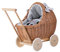 e-wicker24 Alles aus Weide Puppenwagen aus Weide mit Bettwäsche perfekte Geschenkidee Korbpuppenwagen schöner Spielzeug aus Korbgeflecht Korbwagen für Puppen Spielzeug für Mädchen (Grau)