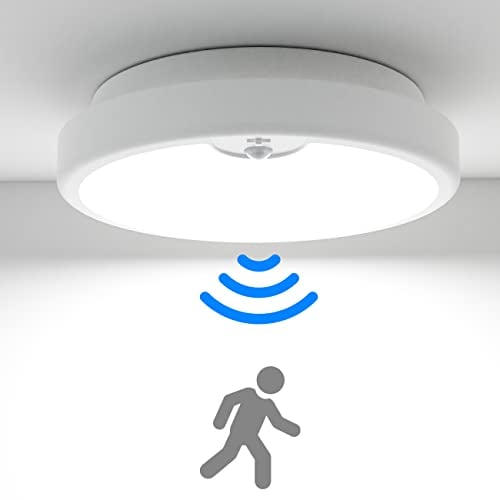Peasur LED Deckenleuchte mit Bewegungsmelder Batteriebetrieben, 18cm Lampe Innen Aussen, 300LM 6000K Treppen Deckenlampe für Schrank Balkon Abstellraum Keller Flur Garage Bad Küche