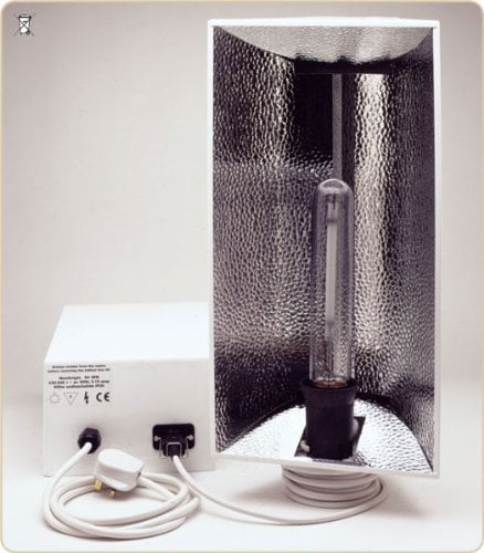 Esoteric Hydroponics Quality 600W Metal Halide Grow Light Complete with Digital Ballast, lamp& Reflector