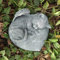 GiftYi Cat Memorial Geschenke - Engel Katze Statue schläft auf einem Herz-förmigen Pet Memorial Stein, Katze Grab Marker mit eingraviertem Namen und Datum