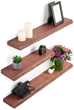 Rikmani Wandregal Holz Eiche massiv rot - Handgefertigtes Regal mit Baumkante Bücherregal Holzregal Wandboard Leo (rot) 110 cm x 15 cm x 4 cm