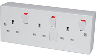 YOURSPARES 3 Gang Switched/Fused Mains Outlet, c/w Back box