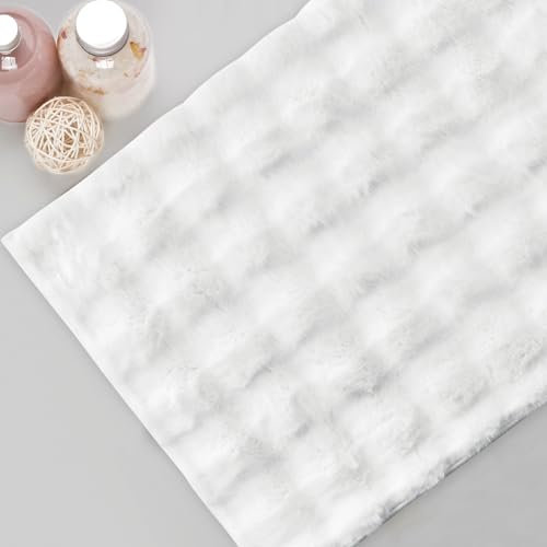 Comart Flauschiger Teppich – für Wohnzimmer, Sofabereich – Schlafzimmer – 140 x 180 cm – maschinenwaschbar – rutschfest – modern – pelzig – ultraweich – 3D-Karo-Design – Weiß