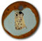 Schöner Keramik-Anhänger „Der Kuss von Gustav Klimt“ in orange marmoriert; Schmuck Kette Kettenanhänger Geschenk Kunsthandwerk Keramik rund Talisman Halskette Aufmerksamkeit Mitbringsel individuell