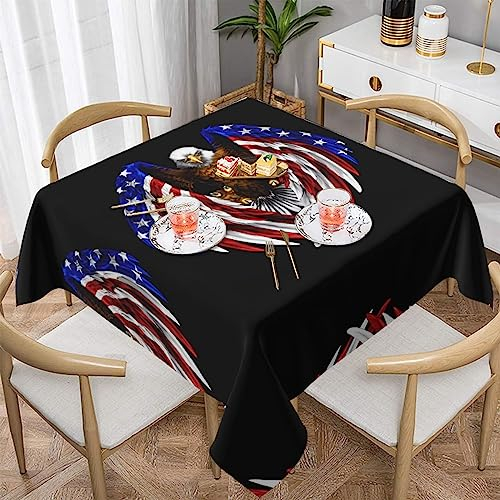 BROLEO Tischdecke, Motiv: USA-Flagge, Patriotischer Adler, quadratisch, 137,2 x 137,2 cm, weich, wasserabweisend, waschbar und wiederverwendbar