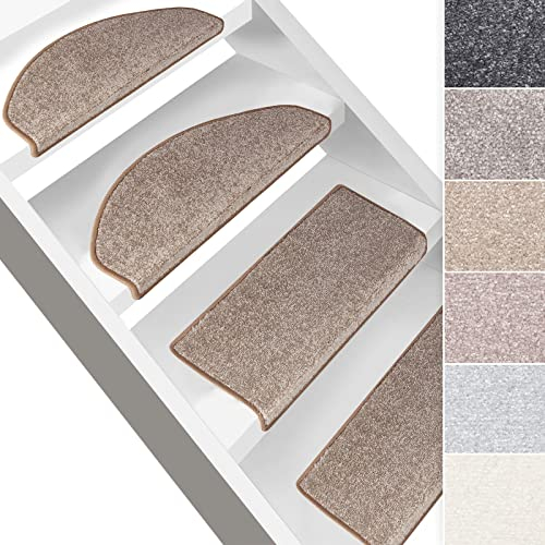 KARAT Stufenmatten Sundae - Halbrund oder Eckig - Velours Treppen-Teppich - Teppenmatte für Innen - Einfache Befestigung (Halbrund - 23,5 x 65 cm, Beige)