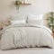 Aisbo Housse de Couette 220x240 Réversible avec 2 Taies d'oreiller 65x65 cm (Beige/Blanc) - Parure de Lit 240 x 220 Adulte 2 Personne Microfibre, Parure Couette avec Fermetures éclair, Oeko TEX