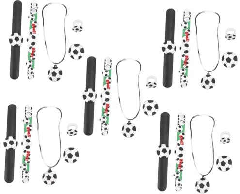 ibasenice 5sätze Fußball Spielzeugset Für Junge Mädchen Teiliges Mit Halskette Brosche Und Armband Kreatives Zubehör Für Fußballpartys Geburtstagsgeschenke Und Feierlichkeiten