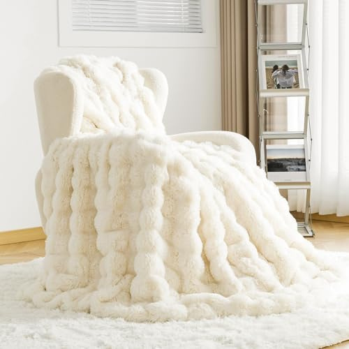 OMERAI Kuscheldecke Flauschig Bubble Plüschdecke Leicht Weich Decke Reversible Kuscheldecke aus Kunstfell für Sofa, Bett, Reisen Waschmaschinengeeignet Kuscheldecken Helles Beige 130X160CM