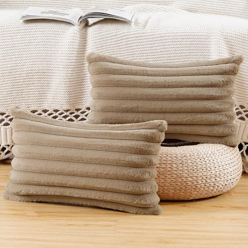 Madizz 2er Set Kunstpelz Plüsch Dekorative Kissenbezüge Flauschig Gestreifte Weich Dekorative Kissenbezug für Sofa Schlafzimmer Kissen Shell Braun 30 x 50 cm