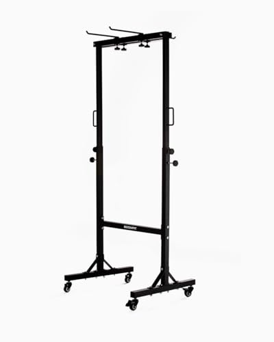 BOOMFIT Soporte de Colchonetas con Ruedas | Organizador de Esterillas Yoga y Pilates para Gimnasio | Perchero Vertical Ajustable Profesional para Centros de Fitness | Estructura de Hierro Resistente