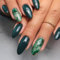 Lot de 24 faux ongles courts en forme d'amande à coller avec feuille d'or - Acrylique à presser - Couverture complète - Accessoires de nail art pour femmes et mariées - Vert foncé