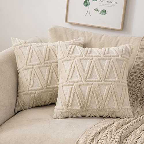 MIULEE 2er Set Weihnachten Wolle Kissenbezüge Dekokissen Polyster Sofakissen Dreieck Weich Couchkissen Kissenbezug Zierkissenbezug mit Verstecktem Reißverschluss für Wohnzimmer Beige 50x50cm