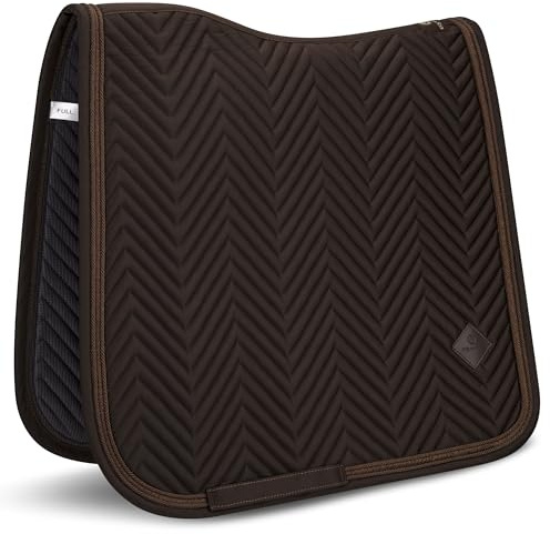 Equimour Dressurschabracke Pure Chocolate – Satin Schabracke für Pferde | Anatomische Satin-Schabracke mit Bamboo Lining, Glitzerborde & veganem Leder-Patch – atmungsaktiv