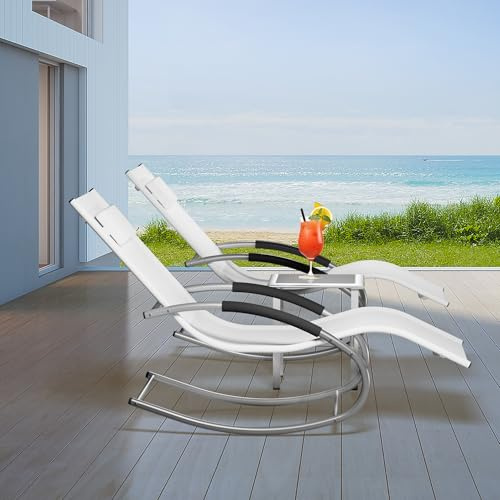 Niwugady Modernes 3-teiliges Outdoor-Schaukelstuhl Set – 2 Verstellbare Patio Chaiselongues mit Armlehnen & Kopfstütze, Beistelltisch, schnell trocknend, wetterfest, perfekt für Pool, Garten, Weiß