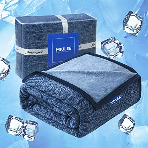 MIULEE Kühldecke Sommerdecke 150x200cm Erwachsene und Kinder 2 in 1 Selbstkühlende Decken mit Arc-Chill Q-MAX>0.4 Kühlfasern Wohndecke Sofadecke Blau