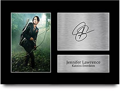 HWC Trading A4 Jennifer Lawrence The Hunger Games Geschenke Gedruckt, Signiert Autogramm Bild Für Film-Erinnerungsstücke-Fans - A4 Eingerahmt