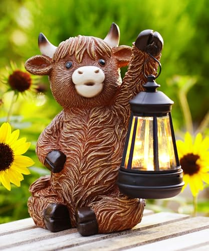 Yeomoo Sitzende Highland cow Kuh Deko mit Solarlampen für Gartendeko & Wohnzimmer - Lustig Hochlandrind Gartenfiguren Solar Deko ,Ideales kühe Geschenk für Frauen/Männer/Mama Balkon Terrassen Deko