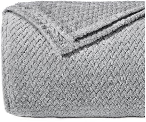 Dreamzie - Flauschig Fleecedecke 220 x 270 cm - Kuscheldecke Mikrofaser 100% Polyester 260gsm - Decke Sofa mit Fischgrätmuster und weicher Haptik - Grau