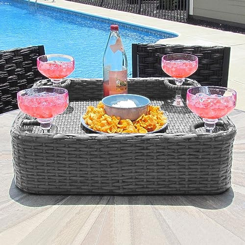 Sunjoy Schwimmendes Serviertablett aus Weidengeflecht, 61 x 61 cm, Aluminiumrahmen, schwimmendes Serviertablett für Getränke, Snacks und wichtige Dinge, passend für die meisten Poolgrößen, perfekt für