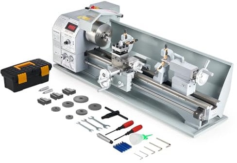 CREWORKS 1100W Tornio per Metallo 220 x 600 MM a Velocità Variabile 0-3000rpm con Mandrino a 3 Griffe e Display LCD per Filettatura, Tornitura, Foratura, Lucidatura