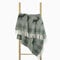 Nostra ZELANDIA LUX-300 - Tagesdecke/Wohndecke Wolle 140x200, 100% Schurwolldecke, Wolldecke Warm, Dunkler Wald Kuscheldecke Wolle für Soffa und Bett, Langlebig Wolldecken, Decke Wolle mit Fransen